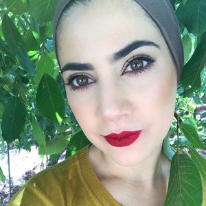 Meet your Posher, Hanadi